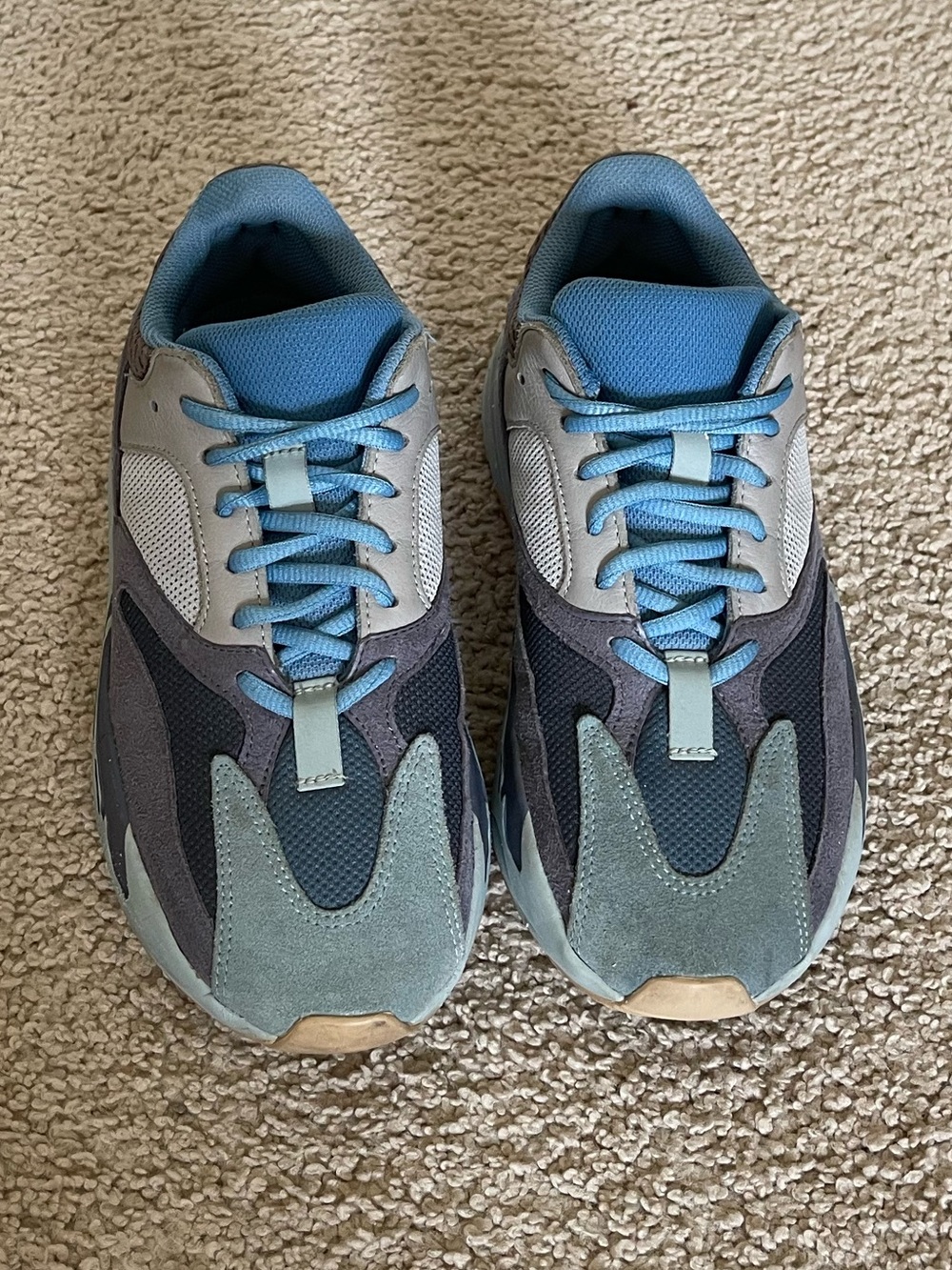 adidas Yeezy Boost 700 Carbon Blue Men’s Size 6.5 Women’s Size 8